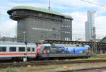 101 083-4  Packendes Südafrika  mit dem Stellwerk vom Frankfurter Hbf am 29.08.2012.