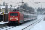 101 133-7 mit IC 132 nach Luxemburg bei der Einfahrt in Recklinghausen 12.12.2012