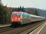 Packendes Sdafrika, 101 087-5 fhrt mit einem IC am 03.04.2013 auf der rechten Rheinstrecke aus Richtung Koblenz kommend durch den Hp Leubsdorf nach Kln.