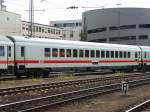 Apmz 61 80 189 0349-1 ist im Ersatz ICE28 eingereiht, hier bei der Ankunft in Passau-Hbf; 130626