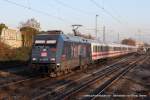 101 025-5 (DB Fernverkehr) mit dem IC 2005 in Richtung Koblenz Hbf in Duisburg Schlenk, 29.