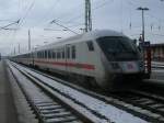 Spuren vom Tauwetter trug der Steuerwagen vom IC 2377 Binz-Frankfurt/Main Hbf als Dieser,am 02.Februar 2014,in Bergen/Rügen hielt.