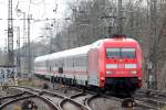 101 074-3 mit IC 2018 nach Norddeich-Mole bei der Einfahrt in Recklinghausen 3.4.2015