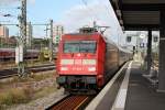 Einfahrt am 23.10.2014 von 101 094-1 mit dem IC 2013  Allgäu  (Magdeburg Hbf - Oberstdorf) in Stuttgart Hbf.