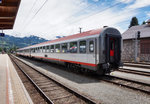 Blick auf die Wagengruppe für den D 734 (Lienz - Villach Hbf), am 1.6.2016 in Lienz.