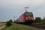 Am 13.05.2015 bespannte die 101 140-2 eine ungewöhnliche IC-Leerzuggarnitur, an deren beide Enden ein Steuerwagen war.