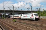 Nachschuss auf 101 050-3  50 Jahre jugen forscht  am 26.05.2015, als sie einen IC in den Bahnhof von Hamburg Harburg aus Richtung Süden schob.