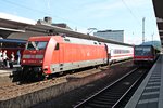 Einfahrt am 14.06.2015 von 101 104-8 mit einem InterCity in Koblenz Hbf.