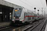 IC2 Dosto Steuerwagen mit IC2035 in Hannover Hbf, am 15.11.2016.