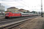 Zwischenhalt am Morgen des 24.08.2015 von 101 112-1 mit dem IC 2024 (Passau Hbf - Hamburg Altona) in Regensburg Hbf und wartete auf ihre Abfahrt in Richtung Nürnberg.