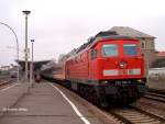 So sah er einmal aus, der IR 455 Dresden - Wroclaw (Breslau) -  hier mit 232 045 am 9.12.2004 in Bautzen. Ab Fahrplanwechsel gibt es keine Interregios mehr zwischen der Landeshauptstadt Sachsens und Polen