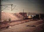 28.09.1990 111 049-3 mit LH 1025 nach Frankfurt-Munter der neuen im Bau SFS-Brücke  8 Monate vor der Eröffnung der SFS Stuttgart-Mannheim am 31.05.1991,danach Rückbau der Strecke ab