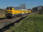 Messzug mit 218 477-8 in Fahrtrichtung Radolfzell am 08.04.2015 zwischen Fischbach und Kluftern