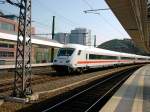 Der ex Metropolitan Steuerwagen macht Pause in Berlin Ostbahnhof.