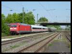 Eigentlich warteten wir auf die Scheinanfahrt der 52 8195-1 (der Frnkischen Museums-Eisenbahn), doch zuvor kam noch die 101 130-3 mit ihrer Metropolitan-Garnitur...