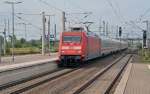 101 124 fuhr am 25.08.11 mit ICE 1197 durch Bitterfeld seinem Zielbahnhof Leipzig entgegen.