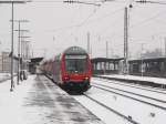 Eine leere RE-Garnitur auf der Fahrt nach in den Bbf, in Frankfurt Hchst Pbf; 20.12.2011