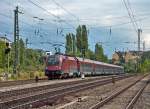 1116 205 mit RailJet am 03.08.2010 bei der Durchfahrt durch Mnchen Heimeranplatz.