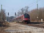 Hier ist der RJ 69 nach Wien Westbahnhof bei der Durchfahrt in Aling Richtung Salzburg am 5.03.11 zusehen.