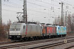 Akiem 186 365-3 mit HSL 187 536-8 und 186 364-6 in Hamm(Westfl.) 23.12.2021