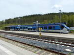 Die Bahnsteige 2 und 3 am 14.05.2022 in Johanngeorgenstadt.