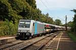 Durchfahrt von Railpool/RTB Cargo 185 677-2 am 27.08.2015 mit einem Autozug in Etterzhausen in Richtung Nürnberg.