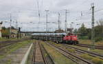 Northrail 261 001-2 mit einem BLG Logistics Autotransportzug Richtung Gbf, am 10.10.2023 in Falkenberg (Elster).