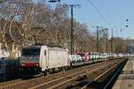 186 908 mit Fiatzug in Köln Süd, Februar 2019.