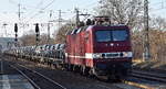 DeltaRail GmbH, Frankfurt (Oder) mit ihrer  243 145-0  (NVR:  91 80 6143 145-1 D-DELTA ) und einem PKW-Transportzug mit fabrikneuen Mercedes Benz SUV Richtung Osten am 05.12.24 Höhe Bahnhof