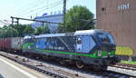 WLC - Wiener Lokalbahnen Cargo GmbH mit der ELL Vectron  Von Wien überallhin!   193 213  [NVR-Nummer: 91 80 6193 213-6 D-ELOC] und Containerzug Richtung Hamburger Hafen am 25.06.19 Bahnhof Hamburg Harburg.