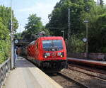 187 120 DB kommt aus Richtung Köln,Aachen-Hbf und fährt durch Aachen-Schanz mit einem  Containerzug aus Gallarate(I) nach Zeebrugge-Vorming(B) und fährt in Richtung Aachen-West. Aufgenommen vom Bahnsteig von Aachen-Schanz. 
Bei Sommerwetter am Nachmittag vom 25.6.2019.