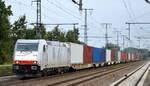 Retrack GmbH & Co. KG, Hamburg [D]  185 639-2  [NVR-Nummer: 91 80 6185 639-2 D-AKIEM] und Containerzug am 23.09.21 Durchfahrt Bf. Golm (Potsdam).