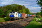 1193 980 WLC mit einem Containerzug bei Postbauer-Heng Richtung Nürnberg, 12.05.2020