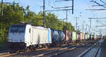 Railpool Lok  186 530-2  [NVR-Nummer: 91 80 6186 530-2 D-Rpool], aktueller Mieter? mit Containerzug am 06.10.22 Durchfahrt Bahnhof Golm.