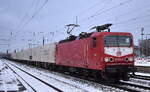 DeltaRail GmbH, Frankfurt (Oder) mit der angemieteten DB Mietpool Lok  143 856-3 , Name:  Melissa  (NVR:  91 80 6143 856-3 D-DB ) und einem Containerzug aus Frankfurt (Oder) am 16.01.24 Durchfahrt