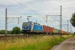 388 003-6 CD Cargo mit Containerzug in Dedensen Gümmer, am 06.07.2024.