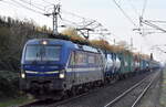 RTB CARGO GmbH, Aachen [D] mit der ELL Vectron  193 793  [NVR-Nummer: 91 80 6193 793-7 D-ELOC] und einem Containerzug am 05.11.24 Höhe Bahnhof Berlin-Hohenschönhausen. 