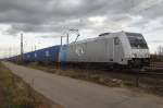 Am 09.11.2010 durchfuhr die Railpool-Lok 185 677-2 der ITL mit der  blauen Wand  das Nadelhr zwischen Limburgerhof und Rheingnheim.