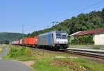185 671 Railpool-TXL mit Containern im Maintal Richtung Wrzburg unterwegs.Aufnahmedatum 24.7.2012 bei Gambach