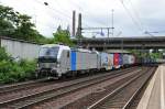 193 805 der EVB mit einem Containerzug im Bahnhof Hamburg-Harburg.Aufgenommen am 26.6.2013.