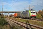 Durchfahrt von BLS Re 486 504 mit dem Containerzug aus Rheinhausen nahc Italien in Mllheim (Baden).