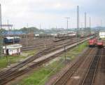 Blick ber den Gter- und Rangierbahnhof in Karlsruhe am 22.09.2002.