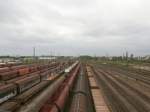 Blick auf den Güterbahnhof Neuss in Richtung Hafen.