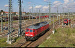 Nachdem 233 511-5 (232 511-6 | 132 511-7) ihre Kesselwagen in der Zugbildungsanlage (ZBA) Halle (Saale) abgegeben hatte, dieselt sie auf dem Durchgangsgleis 443 allein zurück in südlicher