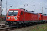 Auf dem Gelände des Güterbahnhofs Engelsdorf standen am 3.11.2017 zwei ziemlich frisch aussehende BR187, und zwar die 108 und 121.