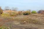 Ansicht auf die ehemalige Gterwagenreparaturhalle und die Kohlenbhne im ehemaligen Bahnbetriebswerk Rheydt-Rangierbahnhof, vom Tor an der Eisenbahnstrae aus aufgenommen.