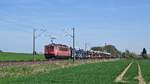 Die an DB Cargo vermietete Railpool 155 157 (ex DB) ist mit einem gemischten Güterzug am 19.04.18 zwischen Melle und Bruchmühlen in Richtung Osnabrück unterwegs.