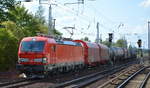 DB Cargo AG [D] mit der recht neuen  193 380  [NVR-Nummer: 91 80 6193 380-3 D-DB] und kurzem gemischten Güterzug Richtung Frankfurt/Oder am 10.09.19 Berlin Hirschgarten.