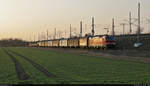 Im letzten Licht macht sich 193 381-1 (Siemens Vectron) mit verschiedenen Güterwagen von der ZBA Halle (Saale) Richtung Delitzsch auf die Reise.