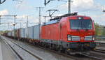 DB Cargo AG [D] mit  193 370  [NVR-Nummer: 91 80 6193 370-4 D-DB] und gemischtem Güterzug am  am 06.05.21 Durchfahrt Bf.